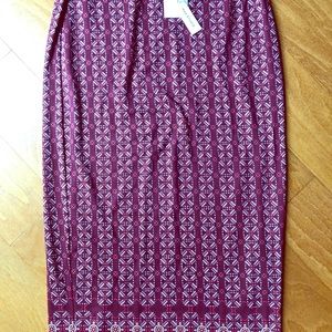 Patterned mid-length skirt